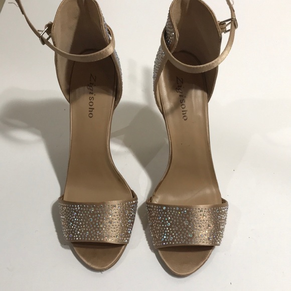 Tan Sequence Heels by Zigisoho NWOT - Picture 3 of 7